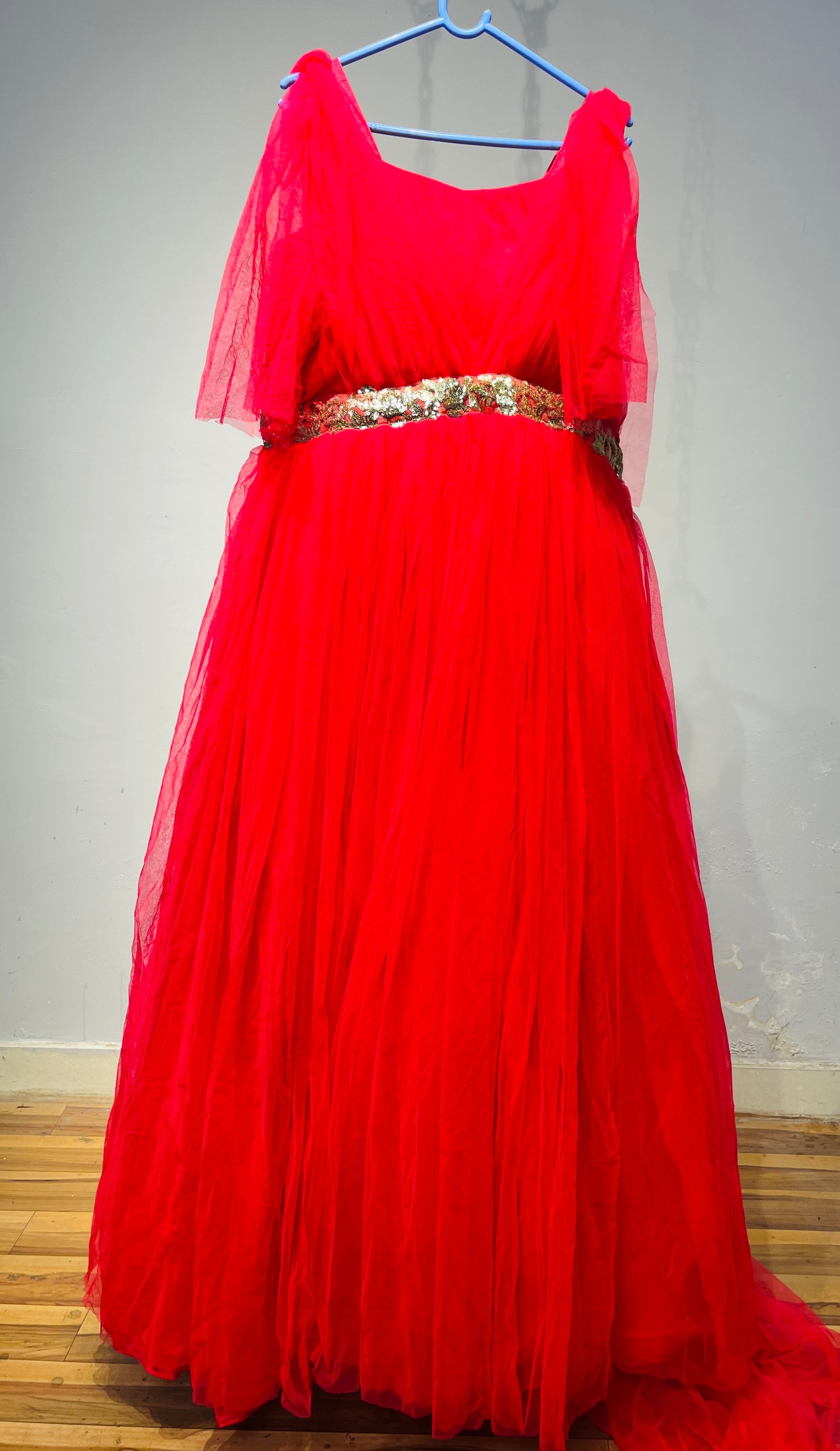 Red Long Frill Gown For Maternity /Pre-wedding shoot